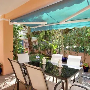 https://casa-el-capricho.1costadelsol.com